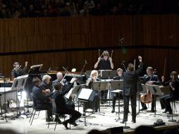 La forma inusual que tiene la agrupación de tocar los instrumentos cautivó a muchos de los presentes, pero a otros los desconcertó. ESPECIAL / http://www.festivalcervantino.gob.mx