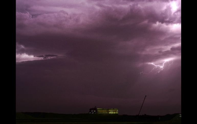 Algunos rayos impactaron durante las fuertes tormentas que tuvieron lugar el domingo en Egipto. AP / M. Shahiin