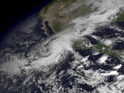 La costa del pacífico mexicana se enfrentó a los embates del huracán ''Patricia'', considerado el más fuerte en 50 años. EFE /