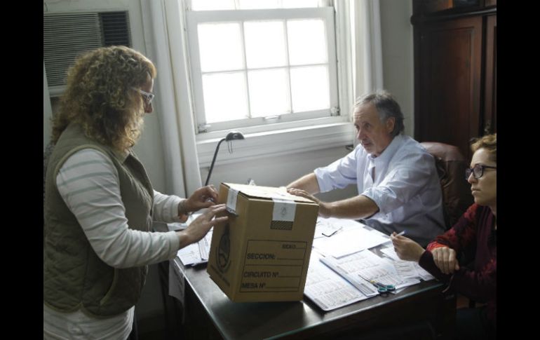 Afirman que han sido las elecciones 'más controladas' y que se desarrollaron en 'orden y paz'. EFE / J. Mazzoni