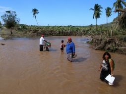 'Patricia' sólo dejó árboles caídos, deslaves que bloquearon las carreteras y la destrucción de algunas casas. EFE / U. Ruiz