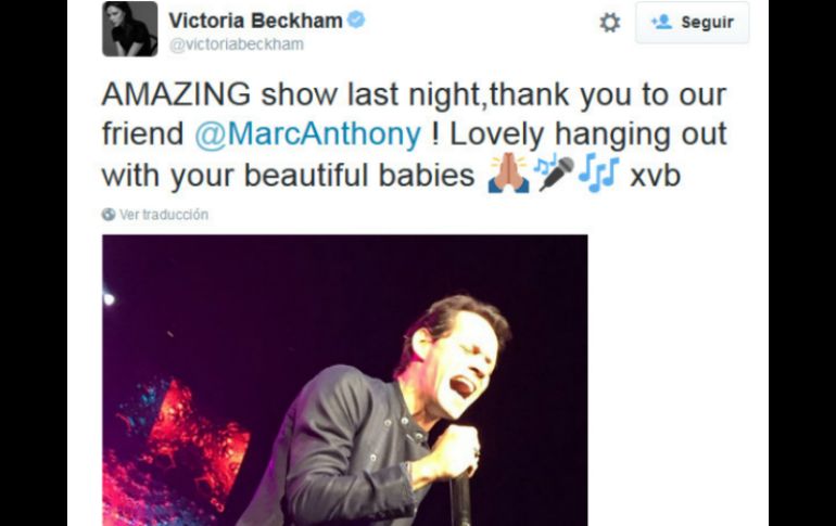 El texto sirvió para acompañar una imagen de Anthony cantando en pleno show. TWITTER / @victoriaBeckham