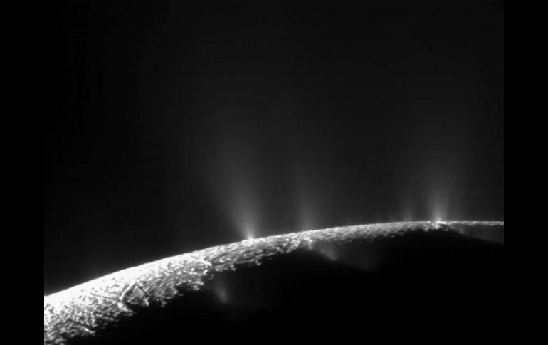 La nave que pasará por Enceladus ofrecerá los mejores datos obtenidos hasta ahora sobre el astro. TWITTER / @CassiniSaturn