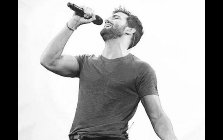 El artista español adelantó que en su nuevo disco inculirá canciones en francés e inglés. TWITTER / @pabloalboran