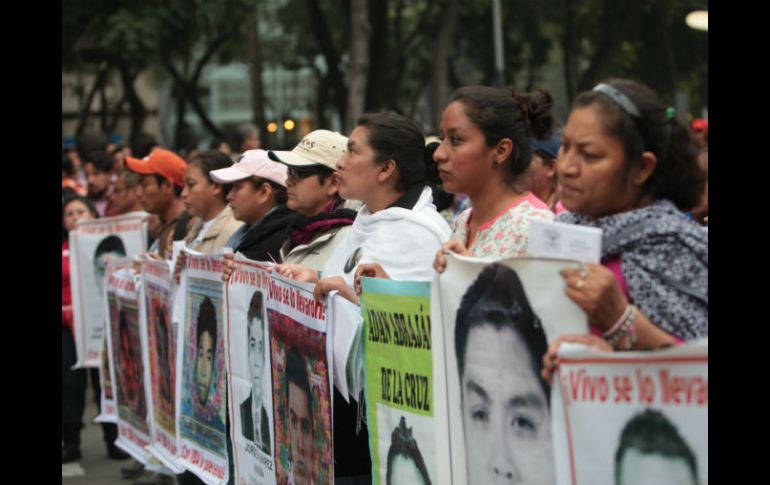 Padres de los 43 normalistas protestaron el pasado lunes en la Ciudad de México. EFE / ARCHIVO