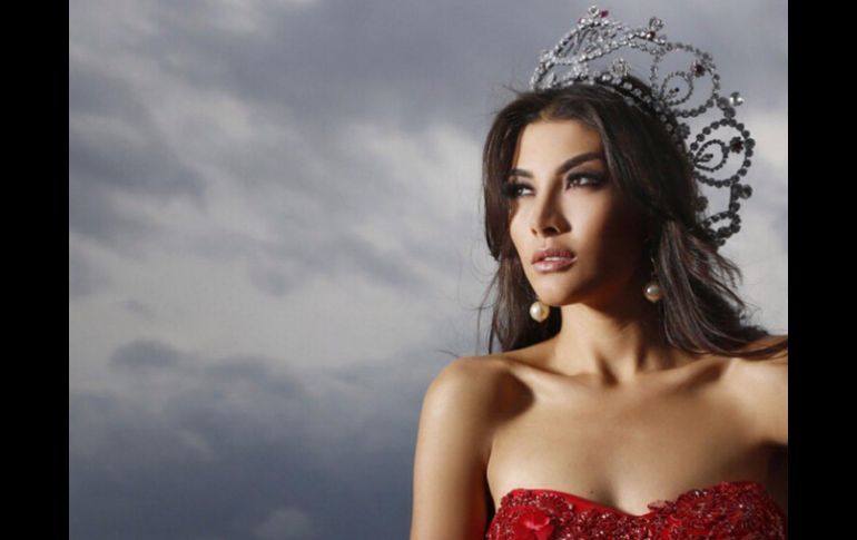 Wendolly Esparza Delgadillo representará al país en Miss Universo 2015. TWITTER / @OficialNBMexico