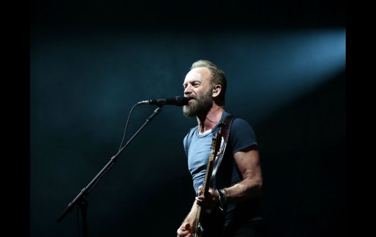 La canción 'Fragile' cerró un espectáculo que certificó que con 64 años, Sting sigue siendo incombustible. EFE / F. Trueba