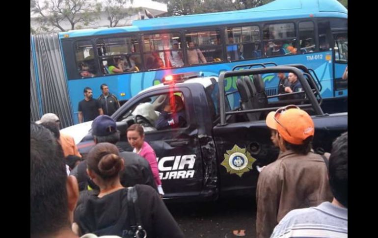 Fue hacia las seis de la tarde que se reportó el incidente en el cruce de la calzada Independencia con Federación. ESPECIAL /