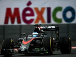 Alonso marca el decimosexto tiempo (1:21.779) de una sesión liderada por el alemán de Mercedes. AFP / ARCHIVO