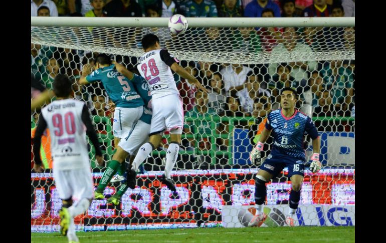 Los Zorros intentaron empatar, pero los Esmeraldas defendieron la ventaja y el segundo gol no llegó. MEXSPORT / A. Macías