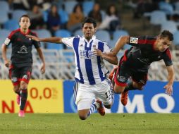 Vela recibió algunas rechiflas por los malos resultados del equipo. EFE / J. Herrero