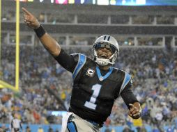 Cam Newton, mariscal de campo de Carolina, celebra una anotación. Las Panteras tienen marca de 7-0. AP / M. McCarn