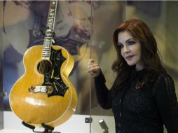 La exhibición cuenta con una de las guitarras favoritas del ''rey del rock'', una Gibson J-200 de 1956, enviada desde Graceland. EFE / W. Oliver