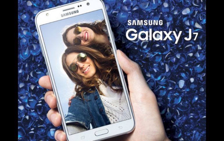 El Galaxy J7 tiene una pantalla de 5.5 pulgadas y cuenta con 16 GB de almacenamiento. TWITTER / @SamsungPTY