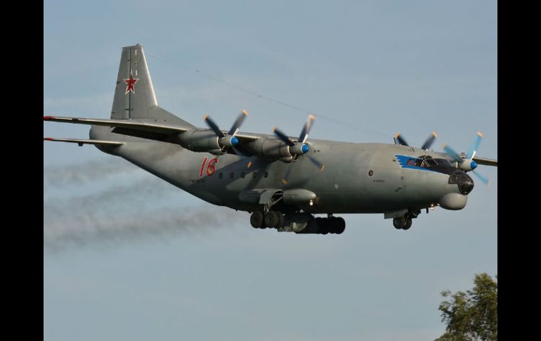 El avión, un Antonov 12, se dirigía a Paloich. ESPECIAL /