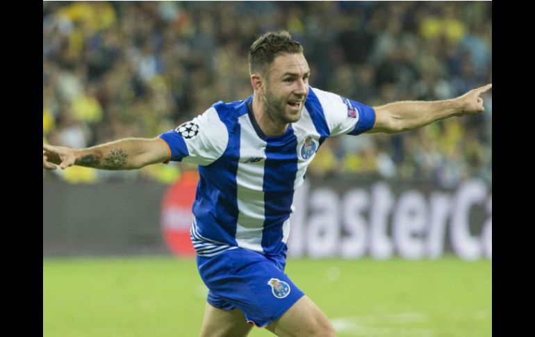 El defensa Miguel Layún disputó todo el encuentro y se dio el lujo de anotar la última diana. AFP / J. Guez