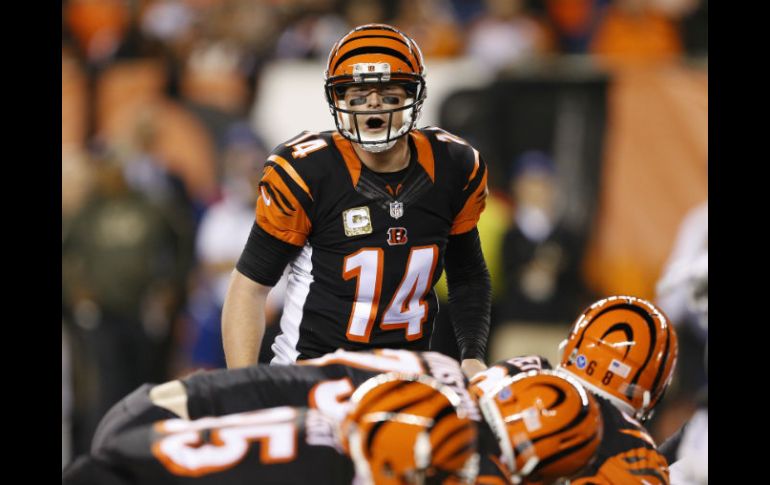 Dalton completó 21 de 27 pases para 234 yardas. AP /  G. Landers