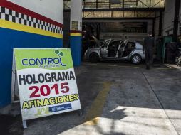 Este año también se redujo la cifra de automotores que acudieron a recibir el holograma. EL INFORMADOR / R. Tamayo