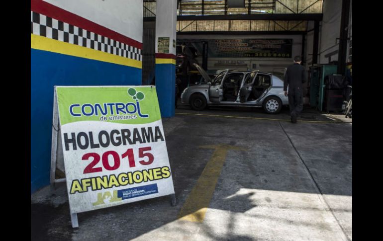 Este año también se redujo la cifra de automotores que acudieron a recibir el holograma. EL INFORMADOR / R. Tamayo