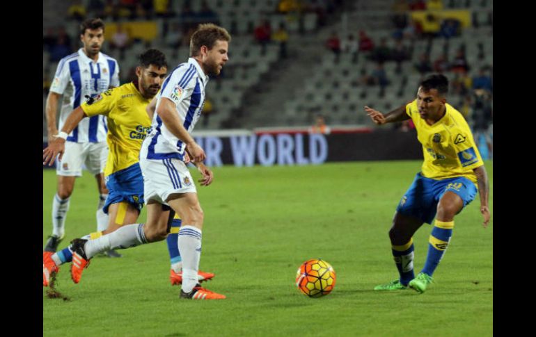 El cuadro canario triunfó con un marcador final de 2-0. EFE / E. Urquijo