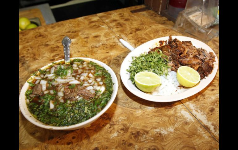 Este plato es a base de carne de chivo, preparado en salsa de muchas especias y chiles. EFE / ARCHIVO