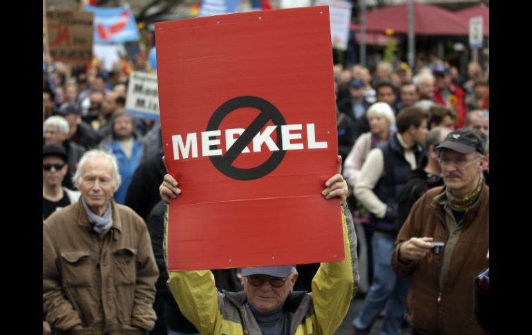 ''El asilo necesita límites, parar a Merkel y salvar a Alemania'', fue el lema de la protesta. AP / M. Sohn