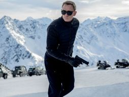 La película, protagonizada por Daniel Craig, tuvo su estreno en tres mil 972 cines. AP / ARCHIVO