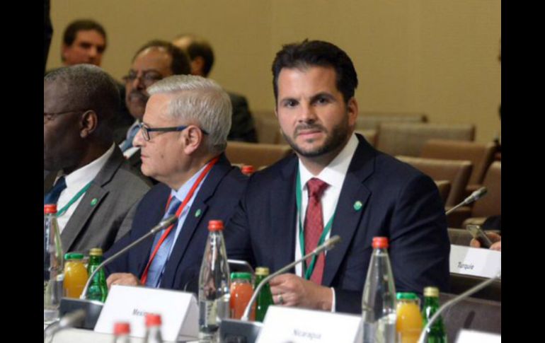 Rafael Pacchiano participa en la reunión de negociación de ministros de Medio Ambiente en Francia. TWITTER / @SEMARNAT_mx