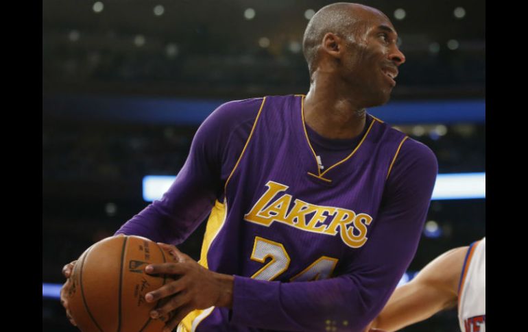 Bryant está en su vigésima temporada con los Lakers. AP / K. Willens