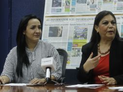 Gabriela Vázquez (i) de Profeco y Ana Estela Durán (d) de Condusef, durante el segundo videochat con lectores. EL INFORMADOR / E. Barrera