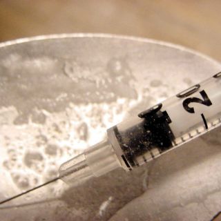 La DEA anuncia estrategia para reducir adicción a heroína en EU