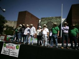 El contingente de los campesinos reemplazó al del CNTE, buscan mayor presupuesto para el campo. SUN / I. Stephens