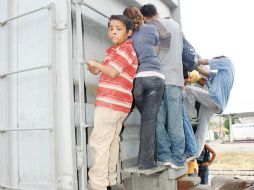 Los menores fueron rescatados cuando viajaban en un autobús en el municipio de Arriaga. SUN / ARCHIVO