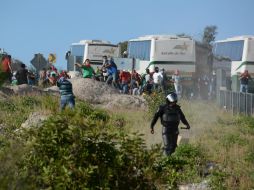 El gobierno del estado por su parte informa que en estos hechos resultó herido el agente Elvis Hernández. EFE / L. Ocampo