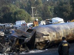 La explosión de la pipa de gas butano en Tlalnepantla fue de gran magnitud que alcanzó también inmuebles. SUN / F. Ramírez