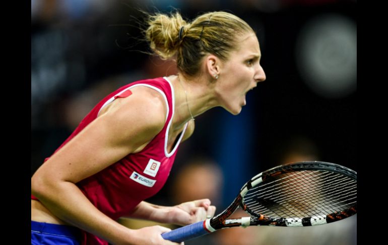 Karolina Pliskova mantuvo con vida a las campeonas defensoras. EFE / F. Singer