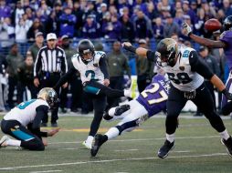 Jason Myers pateó un gol de campo de 53 yardas, luego Jacksonville dispuso de una jugada adicional debido a una infracción. AFP / R. Carr