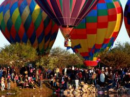 Los turistas aprovecharon el fin de semana largo para admirar a los globos. NTX / J. Pazos