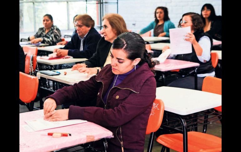 Al menos 40 mil 303 docentes en 25 entidades del país presentaron la Evaluación de Desempeño. SUN / ARCHIVO