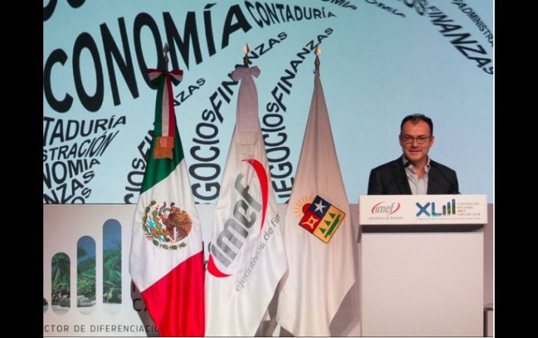 Luis Videgaray Caso resalta en la IMEF-EY 2015 que el consumo de las familias mexicanas está fomentando el crecimiento económico. TWITTER / @LVidegaray