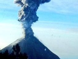 El Aeropuerto de Colima permanece cerrado debido a la caída de ceniza que arrojó el Volcán El Colima. TWITTER / @PCJalisco