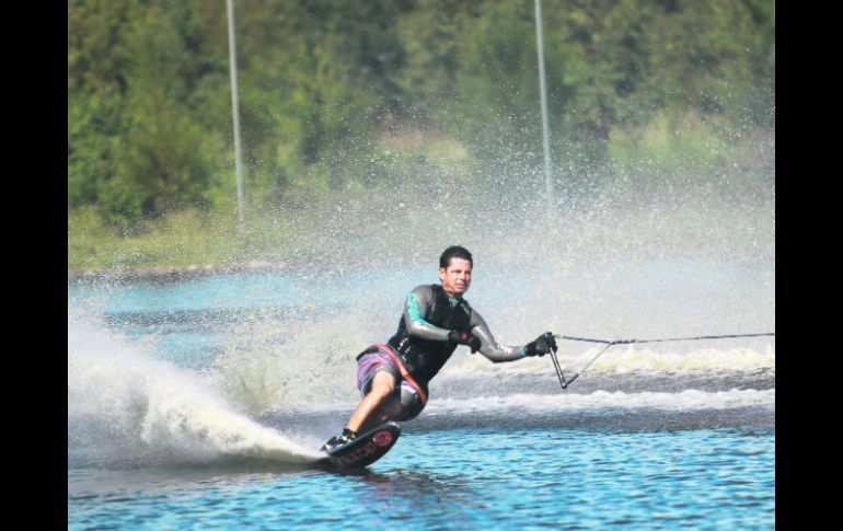 Los mejores exponentes de la disciplina se reúnen en Chapala para tomar parte del Campeonato Mundial de Esquí Acuático. EL INFORMADOR / F. Atilano