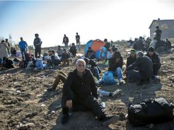 Países de los Balcanes cierran sus fronteras para migrantes que proceden de países donde no se libran guerras. AFP / R. Atanasovski