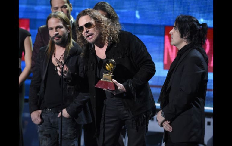 Por los latinos. Maná se llevó el Grammy al Mejor álbum PopRock gracias a su más reciente placa “Cama Incendiada”. AP /