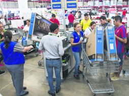 Después de la ropa y el calzado, los electrónicos fueron los productos con mayor demanda. EL INFORMADOR / P. Franco