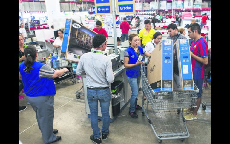 Después de la ropa y el calzado, los electrónicos fueron los productos con mayor demanda. EL INFORMADOR / P. Franco