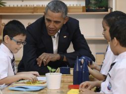 Luego del encuentro con refugiados, Obama dice que los niños ''merecen amor y protección y estabilidad y educación''. AP / S. Walsh