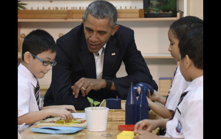 Luego del encuentro con refugiados, Obama dice que los niños ''merecen amor y protección y estabilidad y educación''. AP / S. Walsh