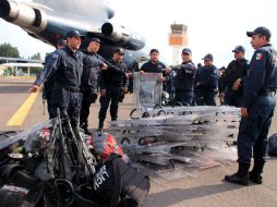 Debido a las manifestaciones de la CNTE, la Policía Federal resguarda las instalaciones donde se lleva a cabo la evaluación docente. SUN / A. Solís