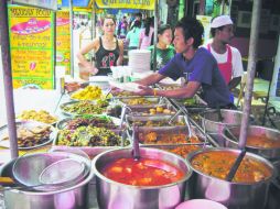 Los puestos callejeros de Bangkok, todo un rompecabezas  de sabores, texturas y olores. ESPECIAL / Flikr